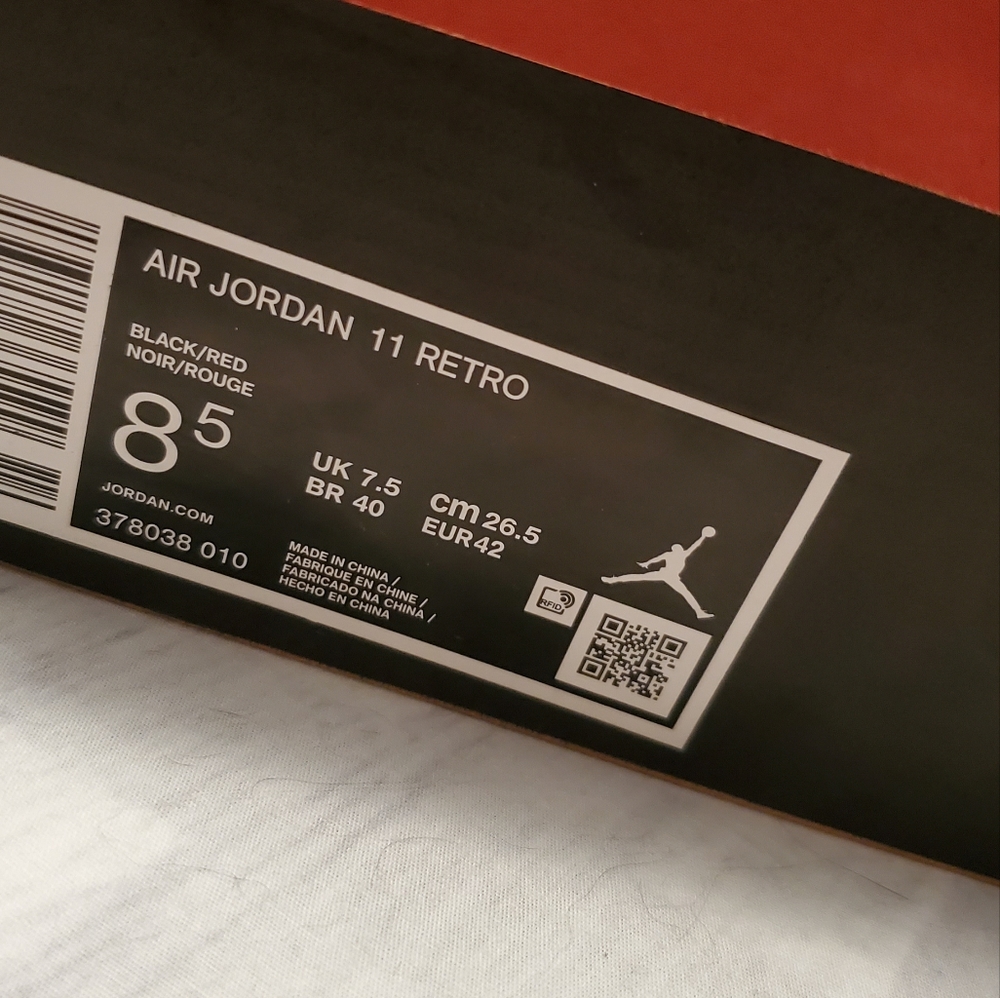 Air Jordan 11 Bred